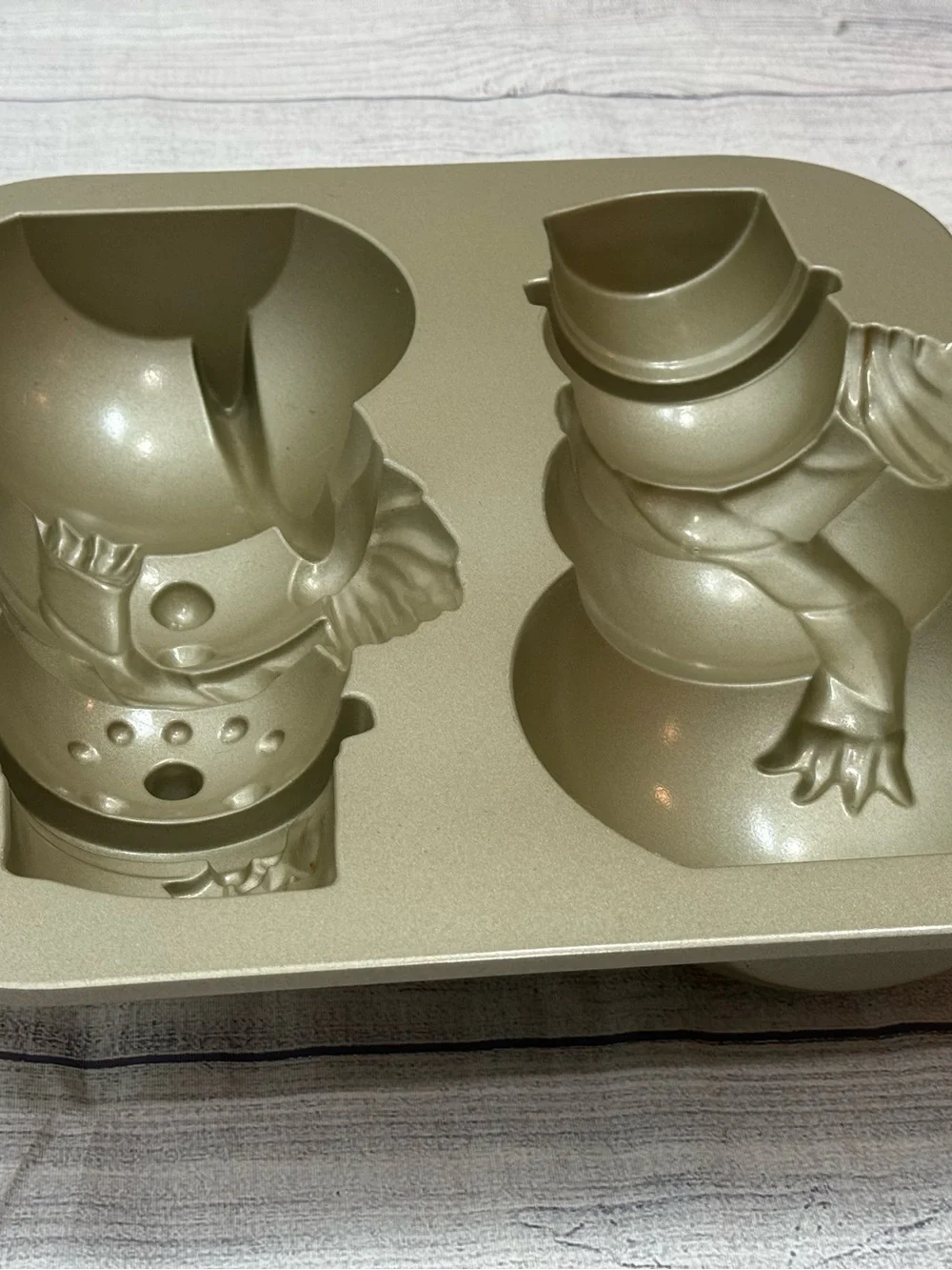 Nordic Ware 10 Cup 3D Snowman Cake Baking Pan Mold Cast Aluminum USA holidays
